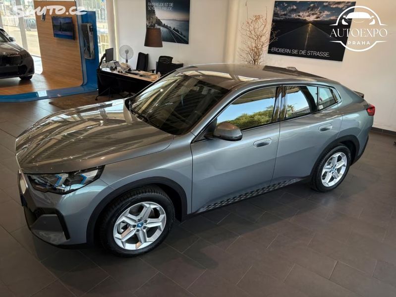 BMW iX2, xDrive30 Navi Tempomat*